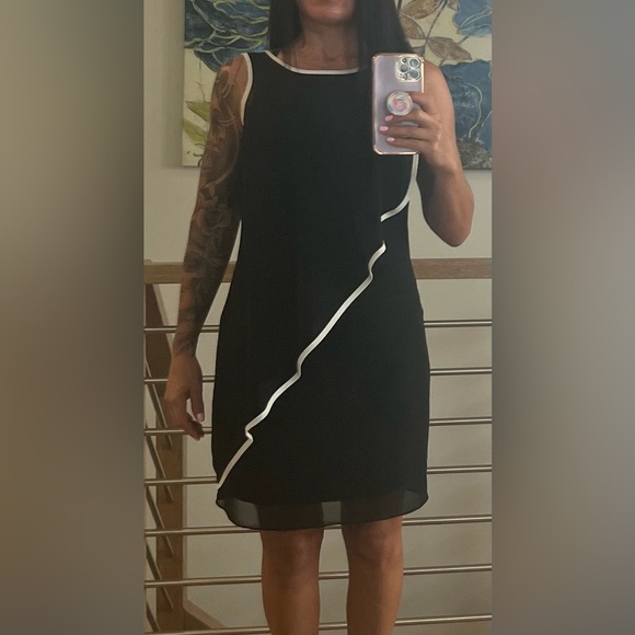 Sheer black dress from Le Château. Excellent condition never worn - Picture 4 of 5